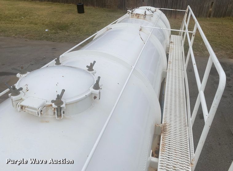 image for item DL6170 2011 Dragon  vacuum trailer