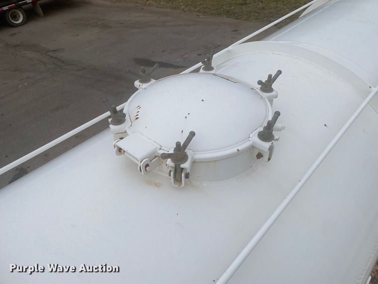 image for item DL6170 2011 Dragon  vacuum trailer