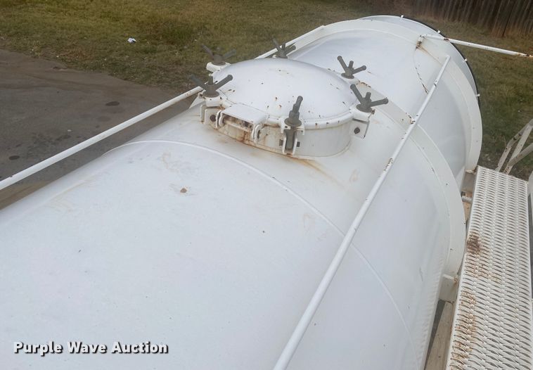 image for item DL6170 2011 Dragon  vacuum trailer