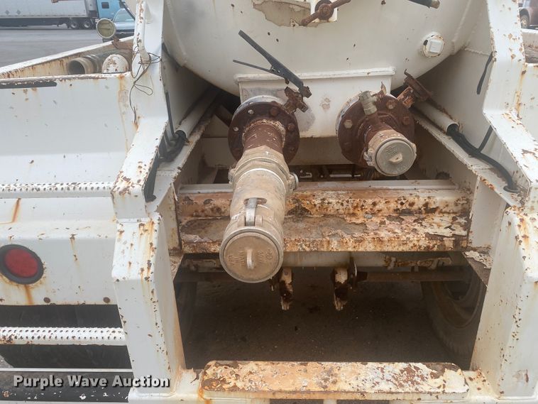 image for item DL6170 2011 Dragon  vacuum trailer