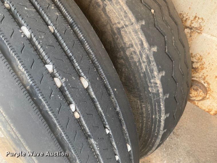 image for item DL6170 2011 Dragon  vacuum trailer