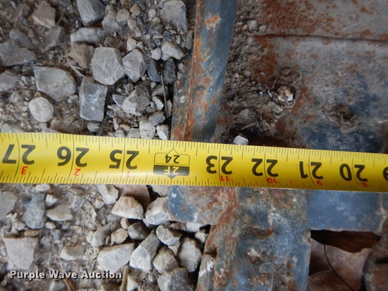 image for item DM0689 Volvo  24" W excavator bucket