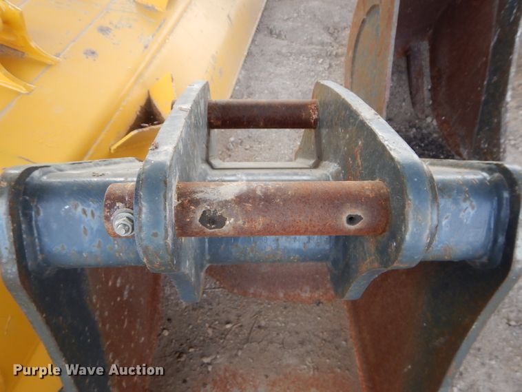 image for item DM0689 Volvo  24" W excavator bucket