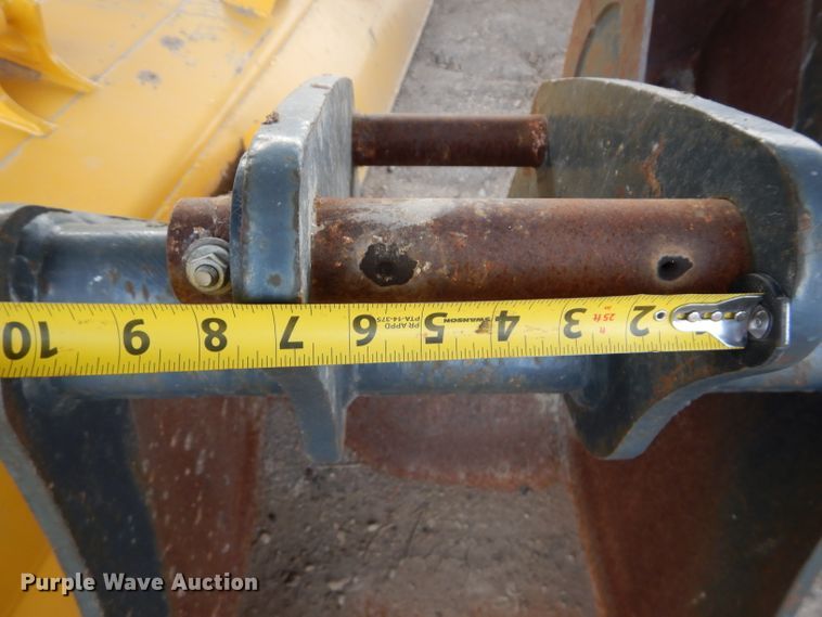 image for item DM0689 Volvo  24" W excavator bucket