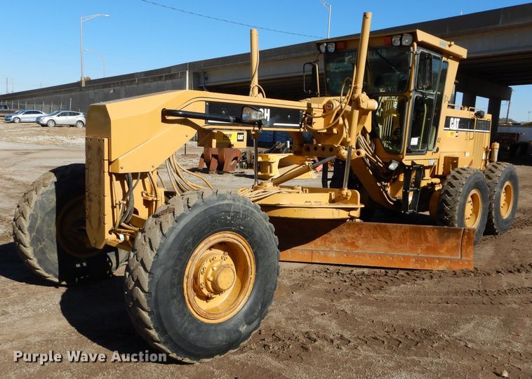 image for item DM0735 2000 Caterpillar 143H  motor grader