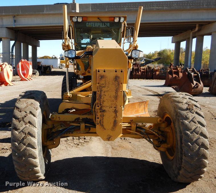 image for item DM0735 2000 Caterpillar 143H  motor grader