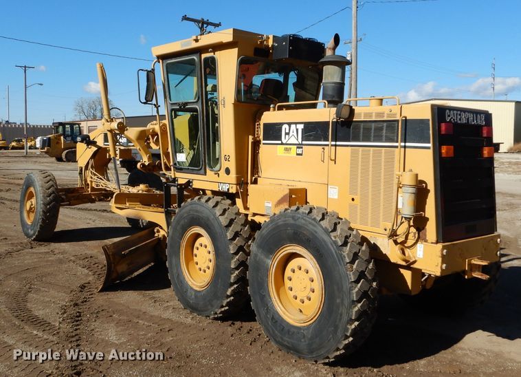 image for item DM0735 2000 Caterpillar 143H  motor grader