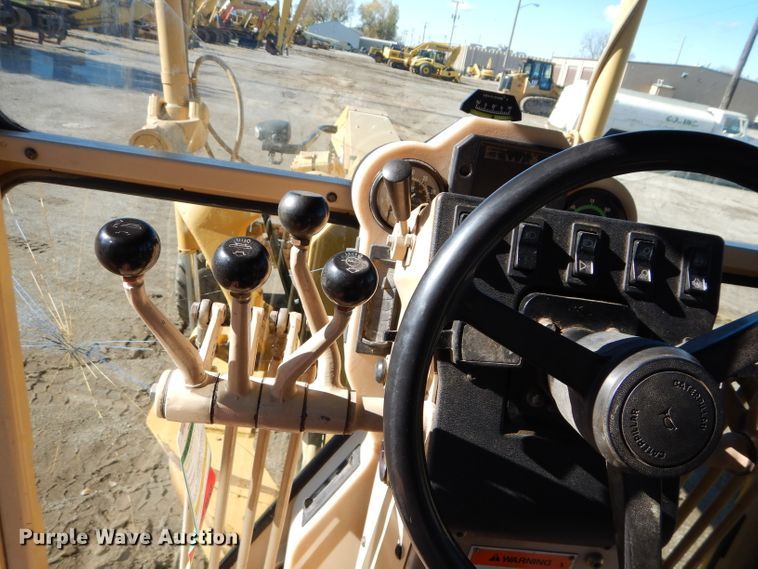 image for item DM0735 2000 Caterpillar 143H  motor grader