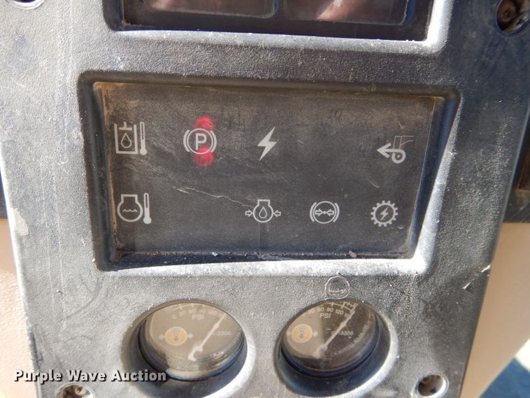 image for item DM0735 2000 Caterpillar 143H  motor grader