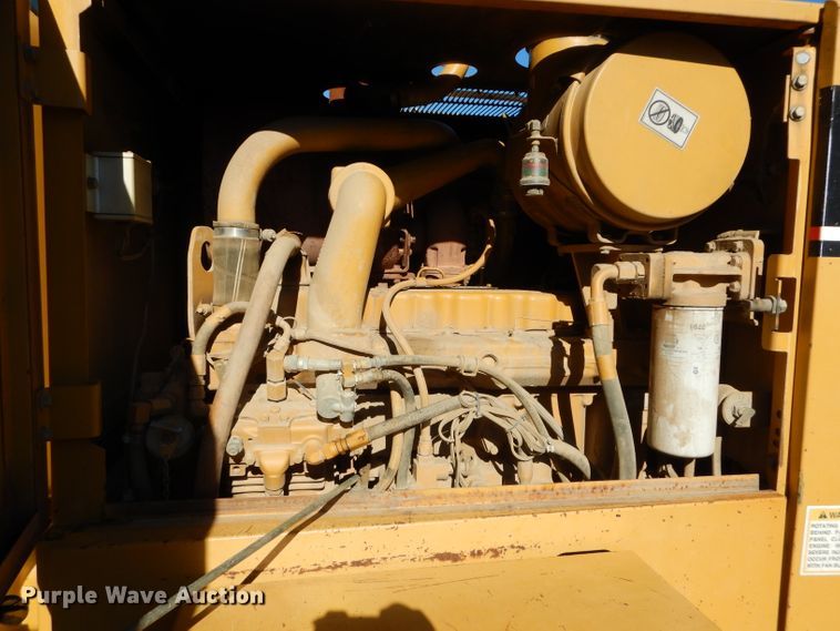 image for item DM0735 2000 Caterpillar 143H  motor grader