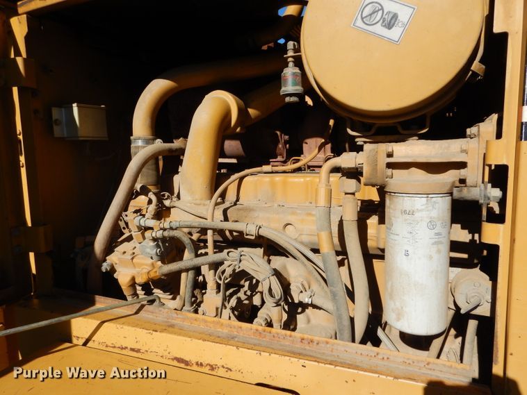 image for item DM0735 2000 Caterpillar 143H  motor grader