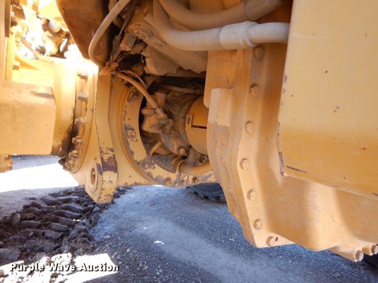 image for item DM0735 2000 Caterpillar 143H  motor grader