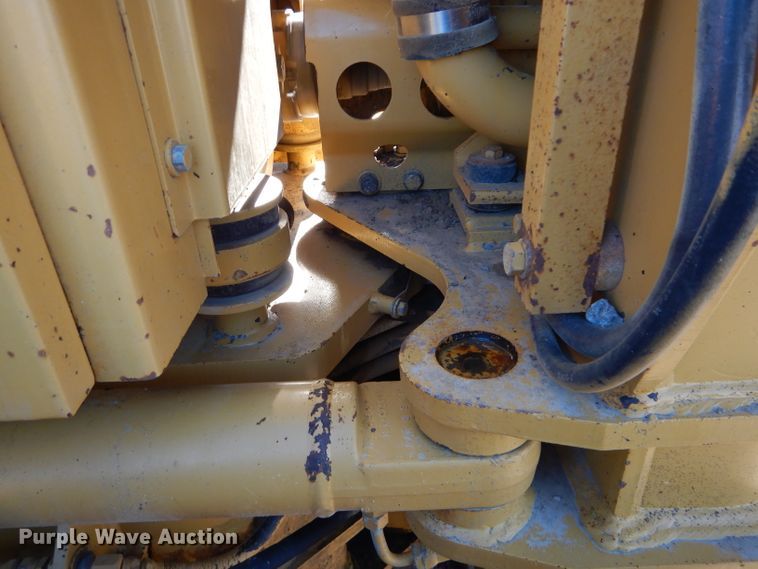 image for item DM0735 2000 Caterpillar 143H  motor grader