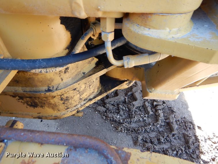 image for item DM0735 2000 Caterpillar 143H  motor grader