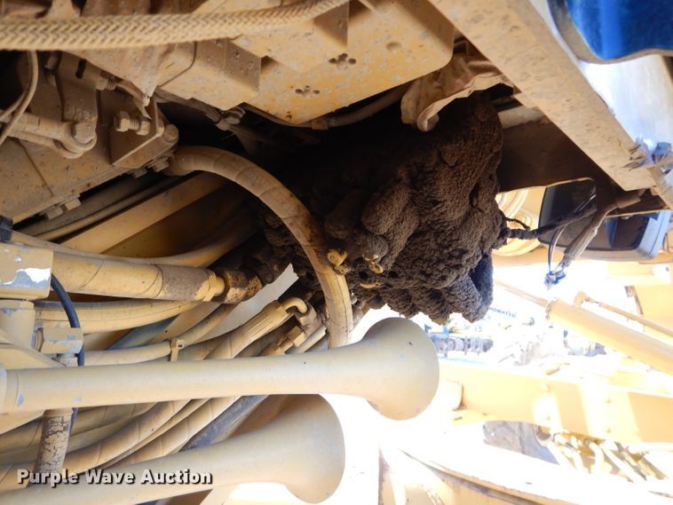 image for item DM0735 2000 Caterpillar 143H  motor grader