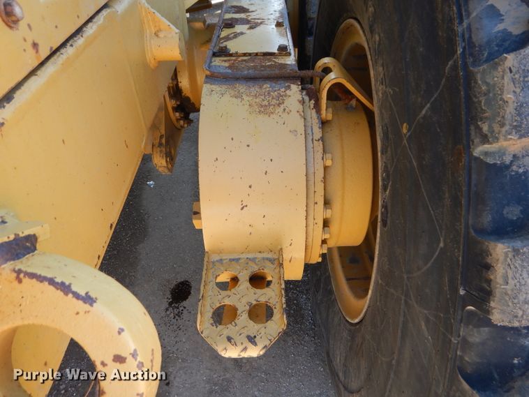 image for item DM0735 2000 Caterpillar 143H  motor grader