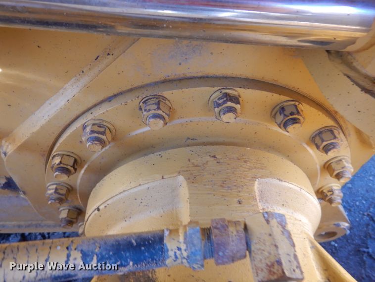 image for item DM0735 2000 Caterpillar 143H  motor grader