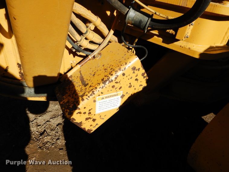 image for item DM0735 2000 Caterpillar 143H  motor grader