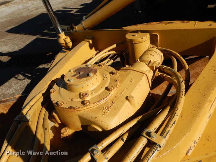 image for item DM0735 2000 Caterpillar 143H  motor grader