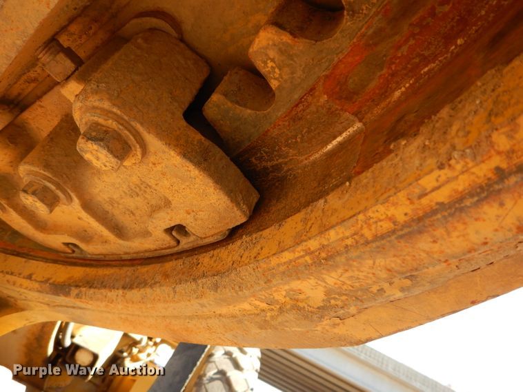 image for item DM0735 2000 Caterpillar 143H  motor grader