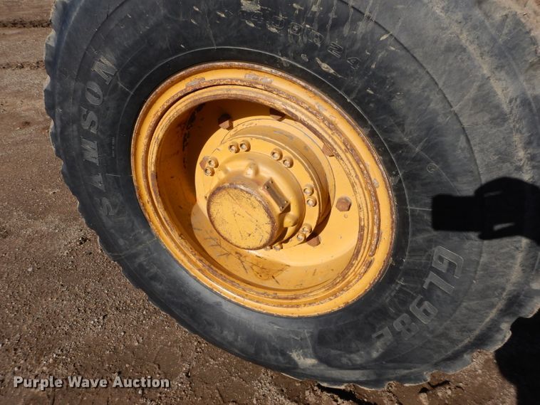 image for item DM0735 2000 Caterpillar 143H  motor grader