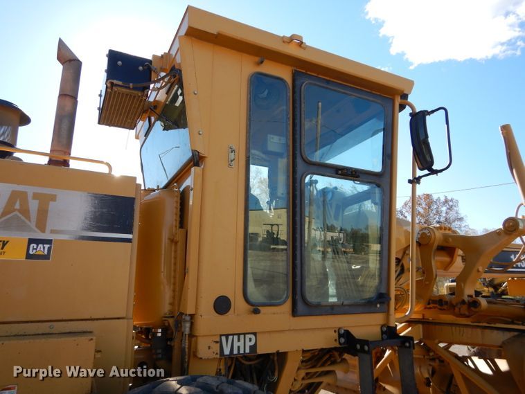 image for item DM0735 2000 Caterpillar 143H  motor grader