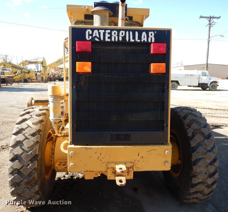 image for item DM0735 2000 Caterpillar 143H  motor grader