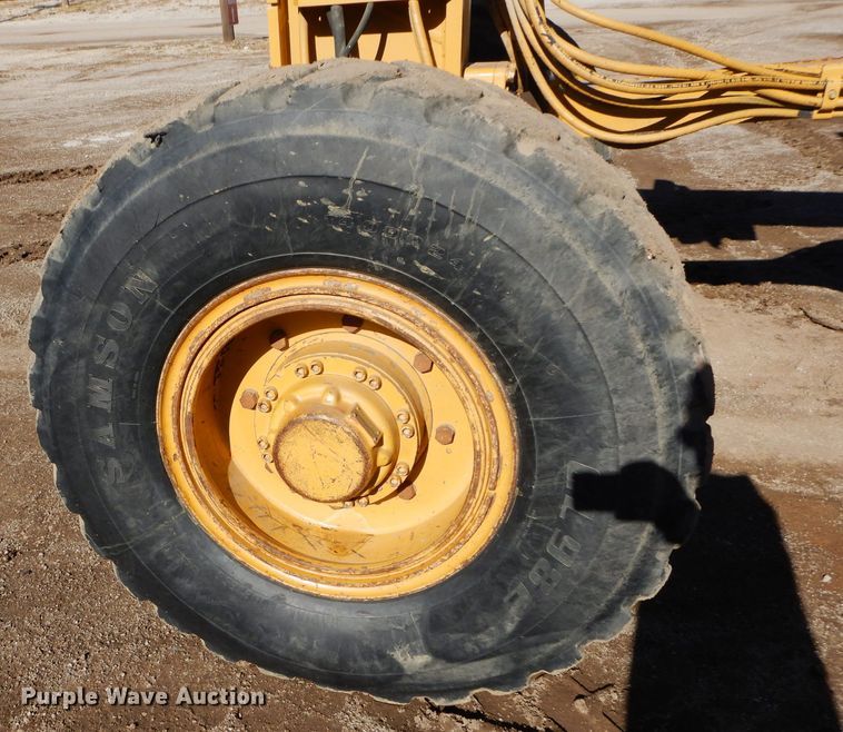 image for item DM0735 2000 Caterpillar 143H  motor grader