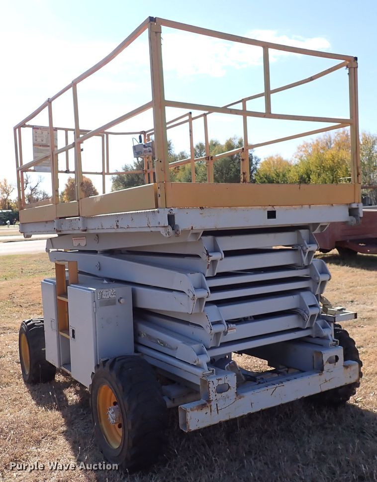 image for item DN2240 1998 Sky Jack 3J 8841  scissor lift