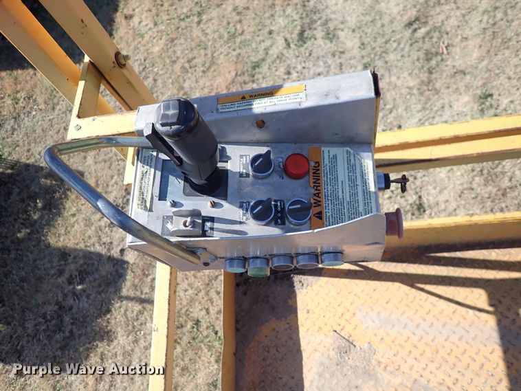 image for item DN2240 1998 Sky Jack 3J 8841  scissor lift