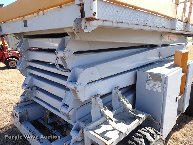 image for item DN2240 1998 Sky Jack 3J 8841  scissor lift
