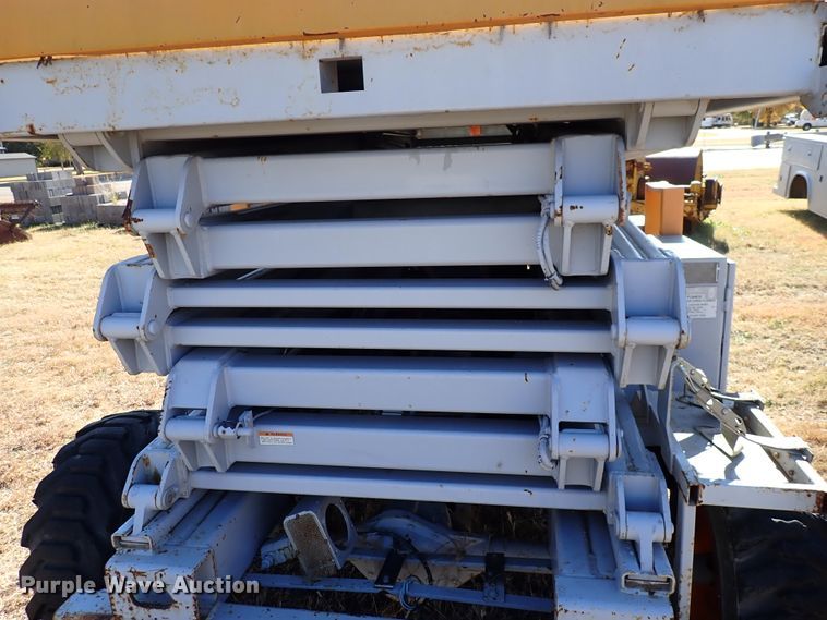 image for item DN2240 1998 Sky Jack 3J 8841  scissor lift