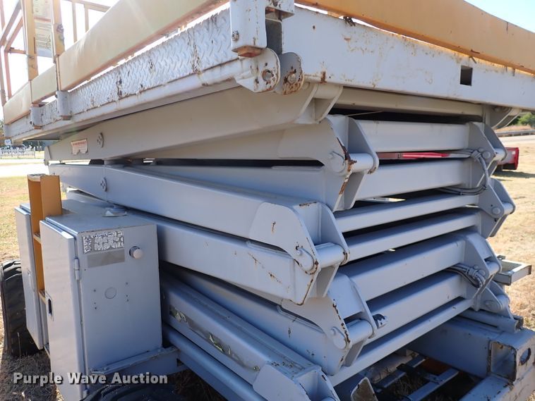 image for item DN2240 1998 Sky Jack 3J 8841  scissor lift