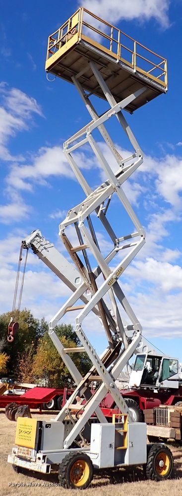 image for item DN2240 1998 Sky Jack 3J 8841  scissor lift