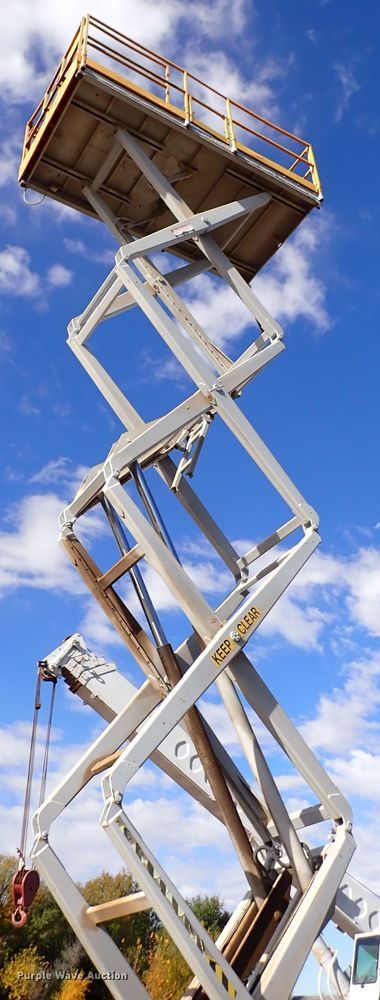 image for item DN2240 1998 Sky Jack 3J 8841  scissor lift