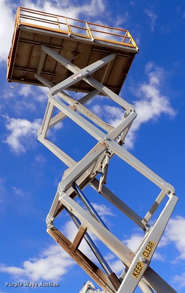 image for item DN2240 1998 Sky Jack 3J 8841  scissor lift