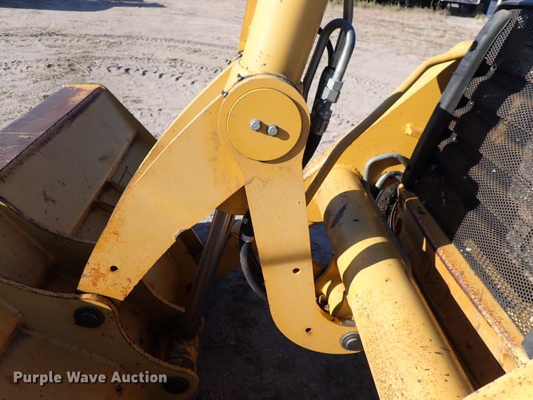 image for item DN2257 2004 Caterpillar 420D  backhoe
