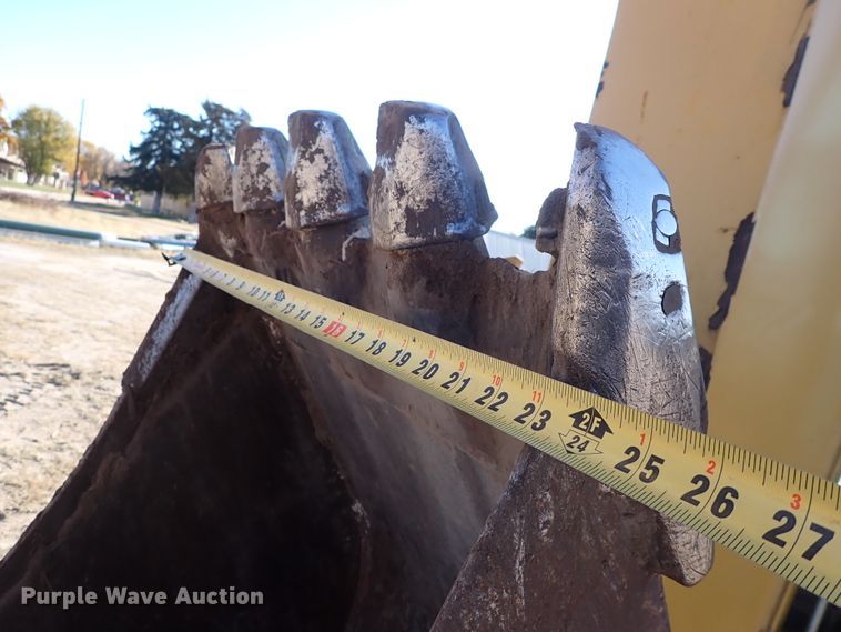 image for item DN2257 2004 Caterpillar 420D  backhoe