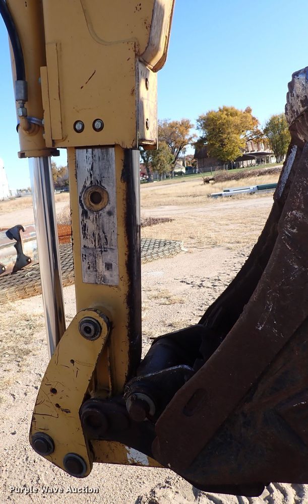 image for item DN2257 2004 Caterpillar 420D  backhoe