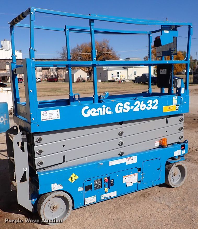image for item DN2267 2017 Genie GC-2632  scissor lift
