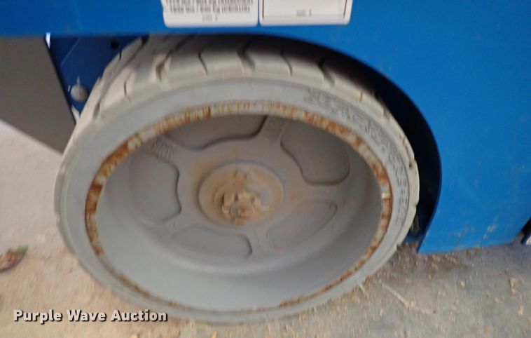 image for item DN2267 2017 Genie GC-2632  scissor lift