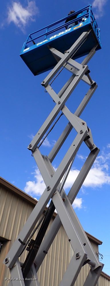 image for item DN2267 2017 Genie GC-2632  scissor lift