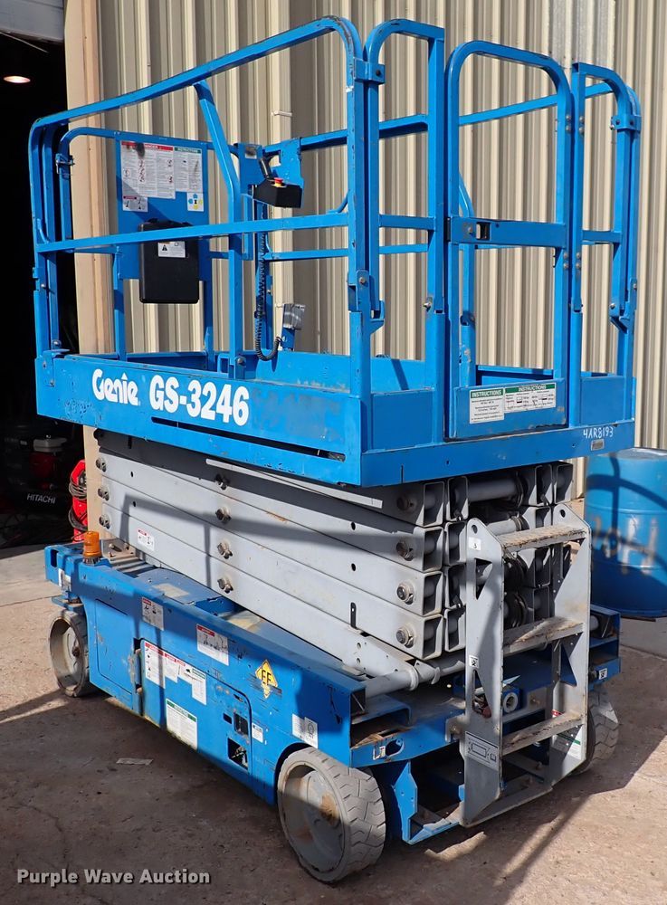 image for item DN2268 2015 Genie GS-3246  scissor lift