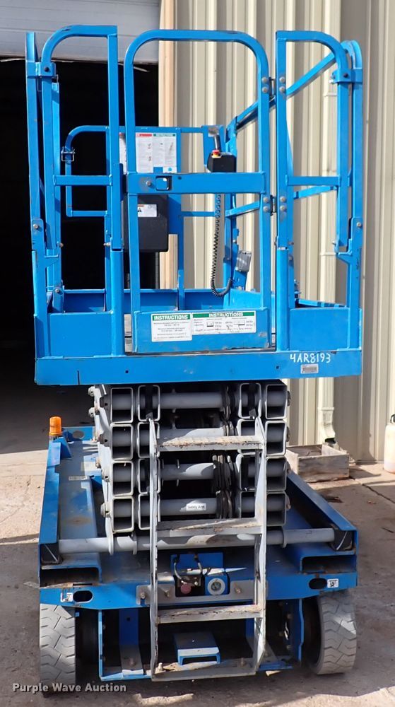 image for item DN2268 2015 Genie GS-3246  scissor lift