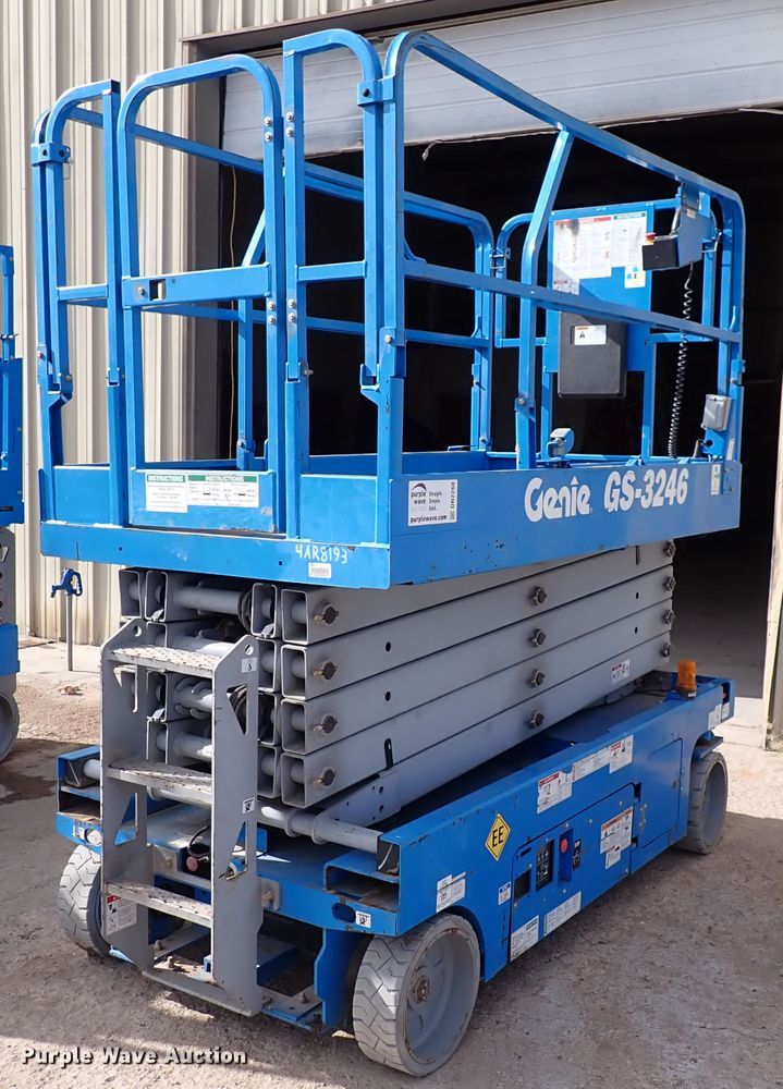 image for item DN2268 2015 Genie GS-3246  scissor lift