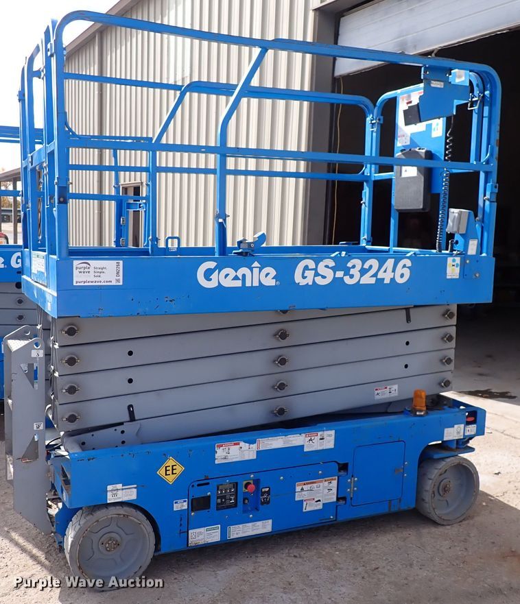 image for item DN2268 2015 Genie GS-3246  scissor lift