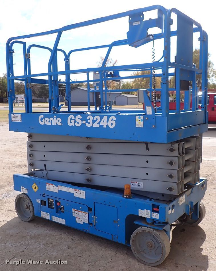 image for item DN2268 2015 Genie GS-3246  scissor lift