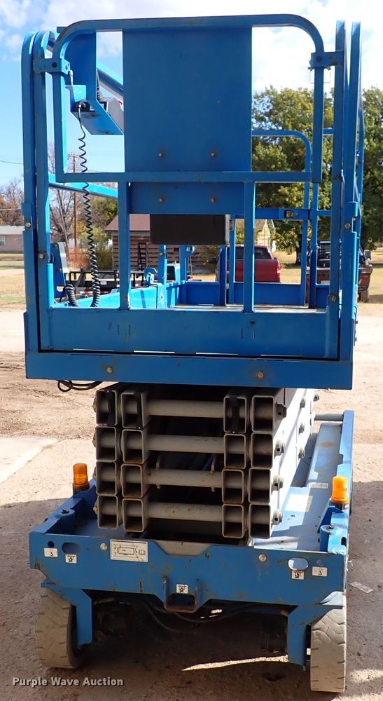 image for item DN2268 2015 Genie GS-3246  scissor lift
