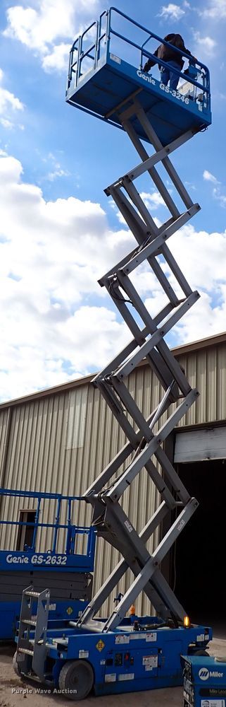 image for item DN2268 2015 Genie GS-3246  scissor lift