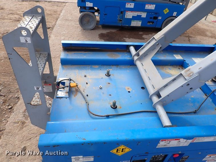 image for item DN2268 2015 Genie GS-3246  scissor lift